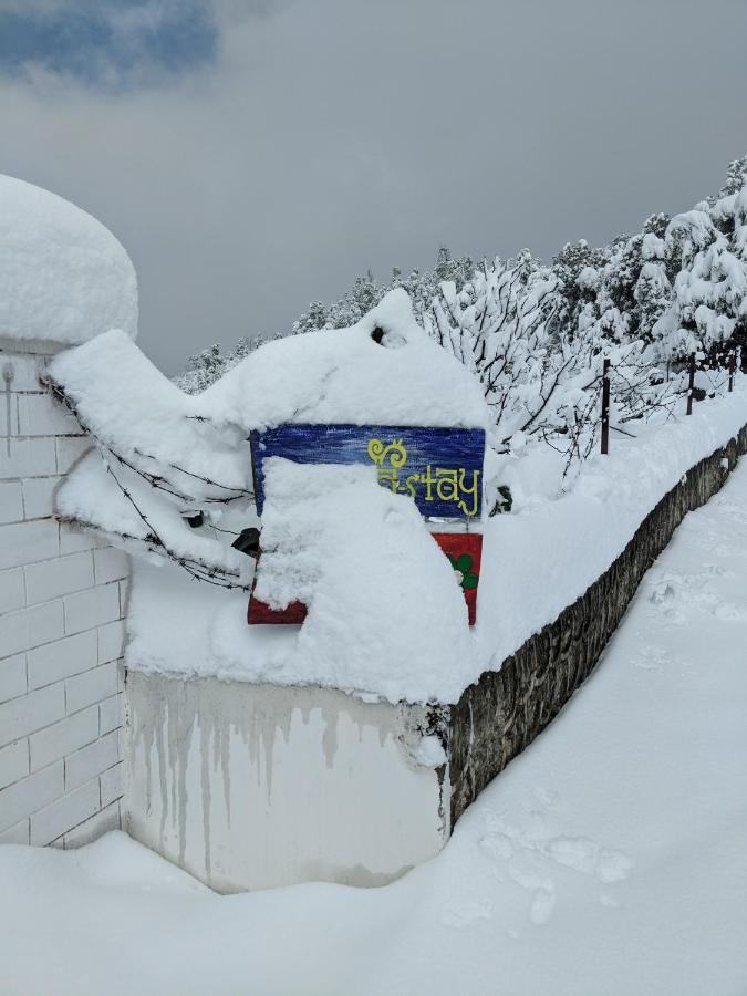 Namastay Himalayas, Kanatal Luaran gambar