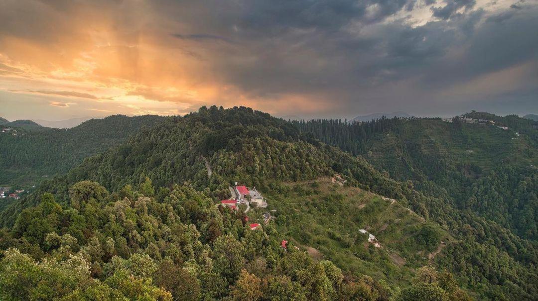 Namastay Himalayas, Kanatal Luaran gambar