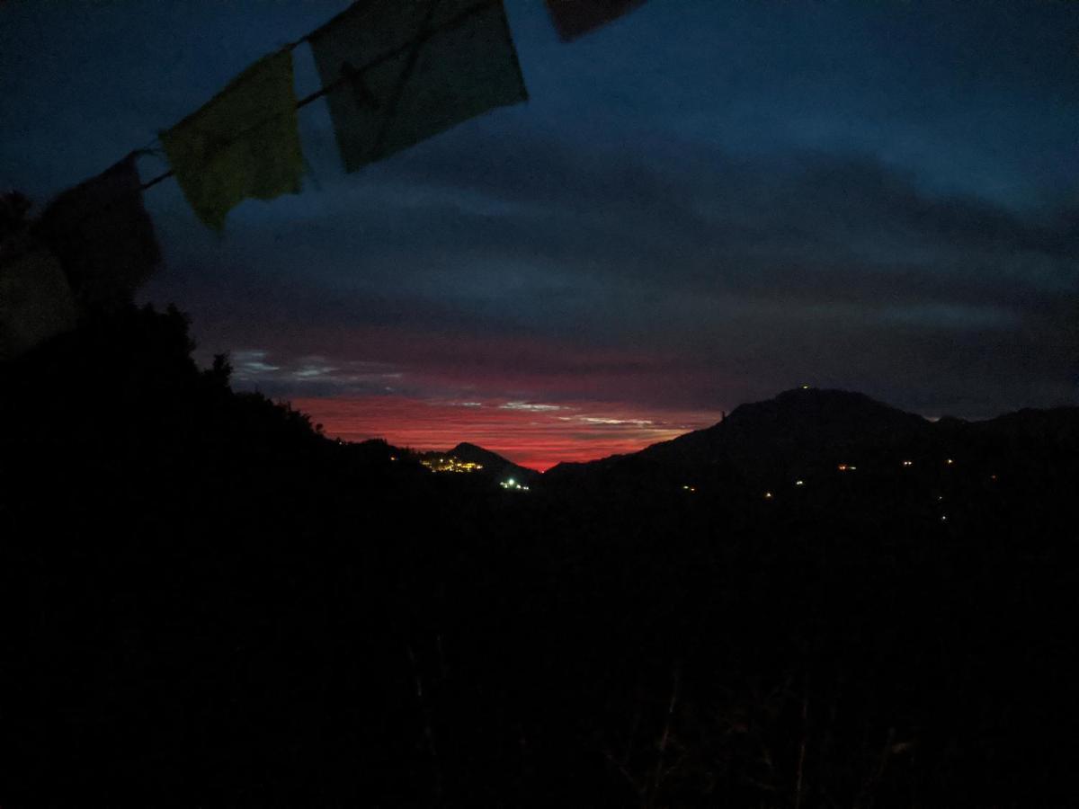 Namastay Himalayas, Kanatal Luaran gambar